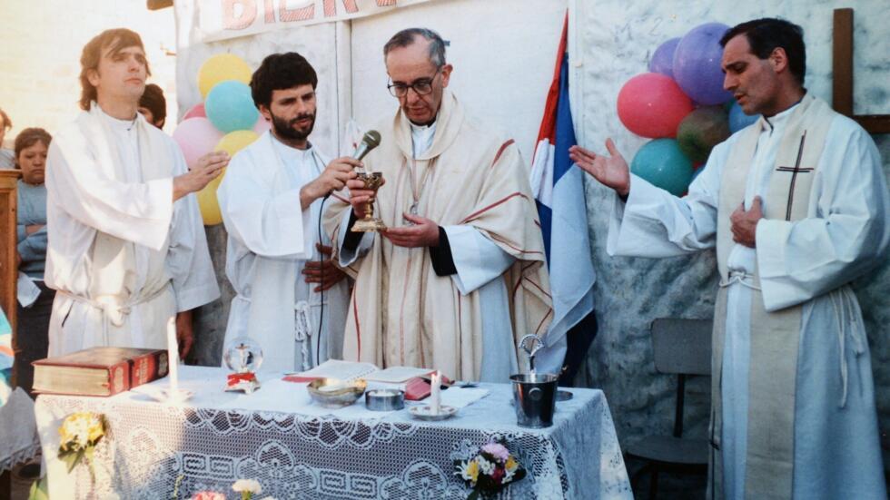Jorge Mario Bergoglio celebrating a mass in the Villa 21-24 slum in Buenos Aires, in 1998.