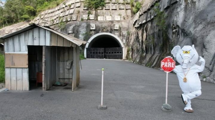 Colombia's “White Elephant” account exposes unfinished infrastructure and the waste of public funds.